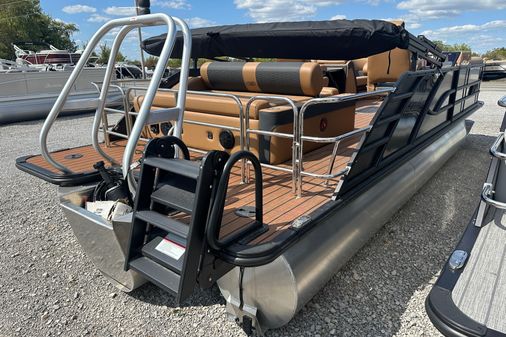 Bentley-pontoons 223-ELITE-SWINGBACK image