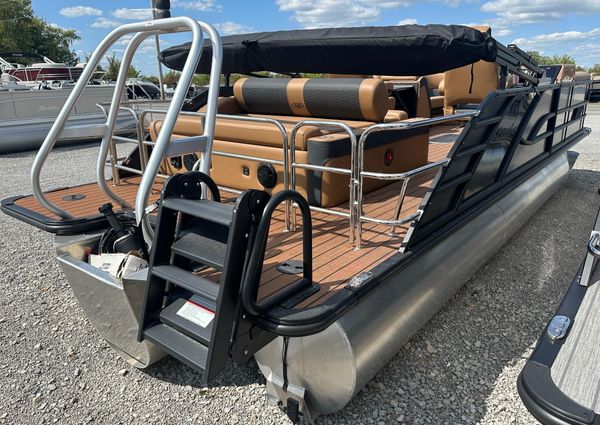 Bentley-pontoons 223-ELITE-SWINGBACK image