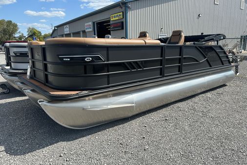 Bentley-pontoons 223-ELITE-SWINGBACK image