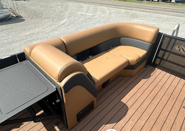 Bentley-pontoons 223-ELITE-SWINGBACK image