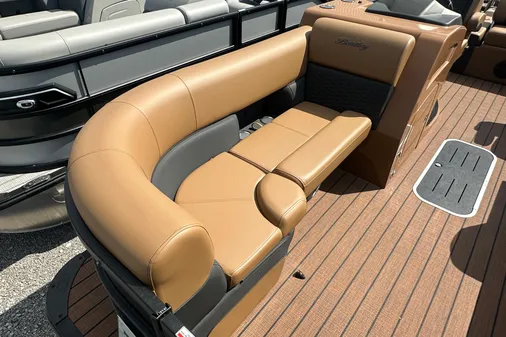 Bentley-pontoons 223-ELITE-SWINGBACK image
