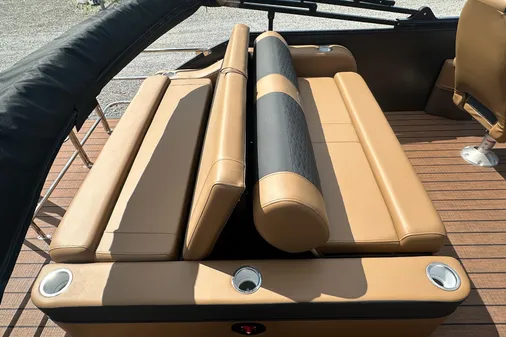 Bentley-pontoons 223-ELITE-SWINGBACK image