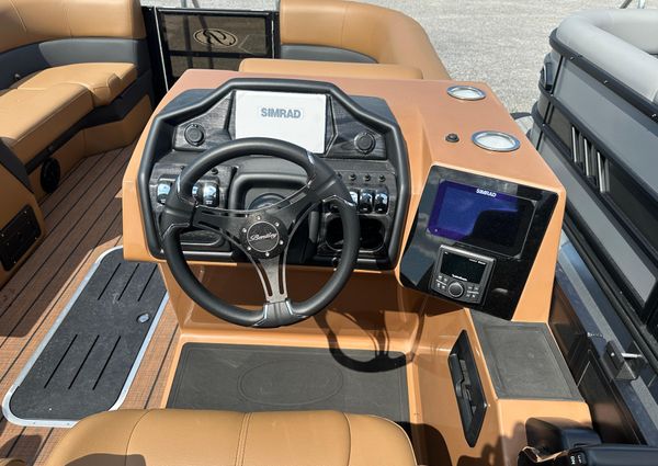 Bentley-pontoons 223-ELITE-SWINGBACK image