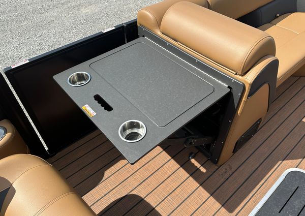 Bentley-pontoons 223-ELITE-SWINGBACK image