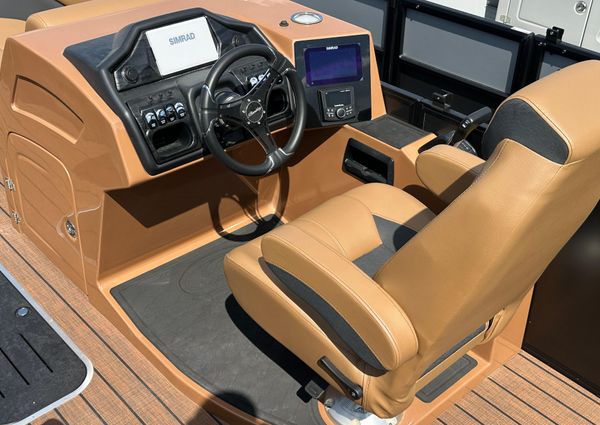 Bentley-pontoons 223-ELITE-SWINGBACK image