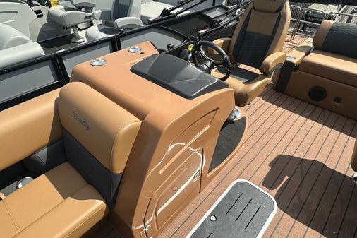 Bentley-pontoons 223-ELITE-SWINGBACK image