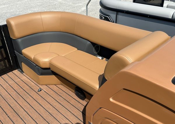 Bentley-pontoons 223-ELITE-SWINGBACK image