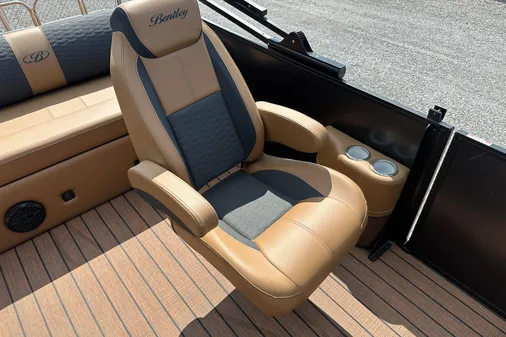 Bentley-pontoons 223-ELITE-SWINGBACK image