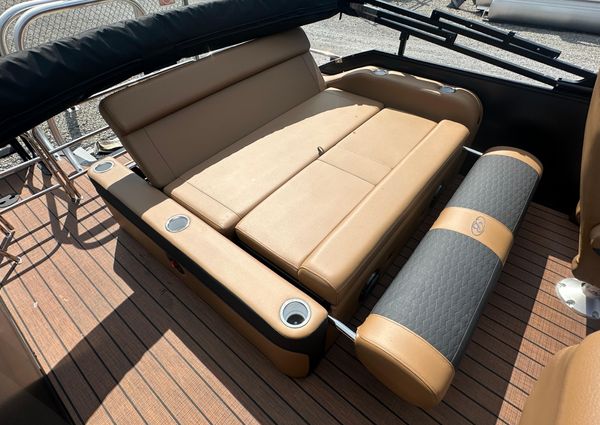 Bentley-pontoons 223-ELITE-SWINGBACK image