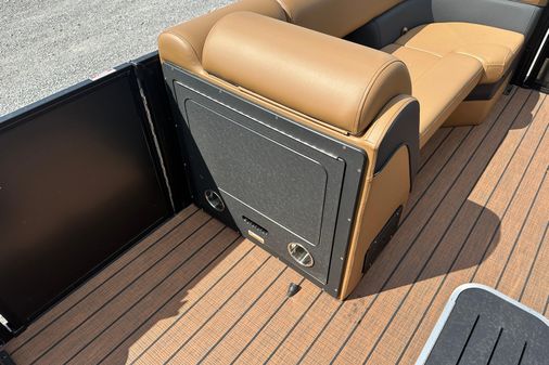 Bentley-pontoons 223-ELITE-SWINGBACK image