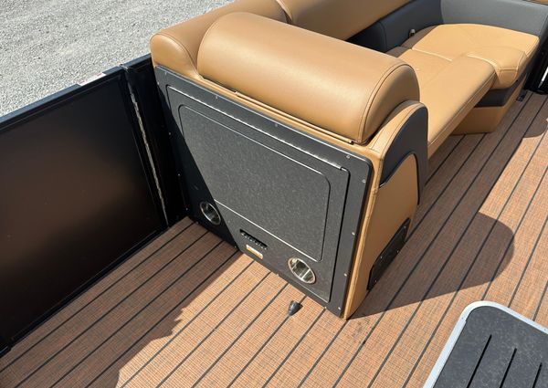 Bentley-pontoons 223-ELITE-SWINGBACK image