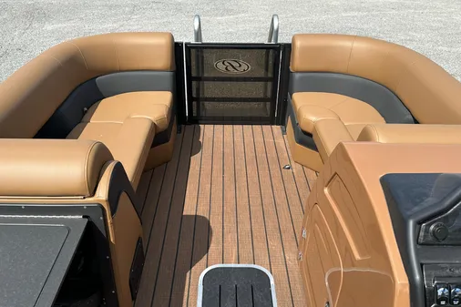 Bentley-pontoons 223-ELITE-SWINGBACK image