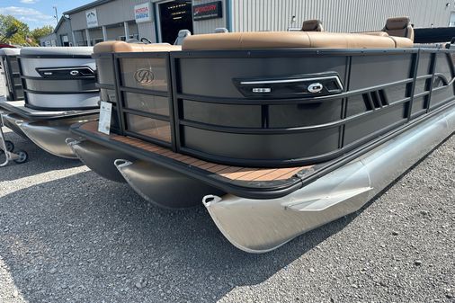 Bentley-pontoons 223-ELITE-SWINGBACK image