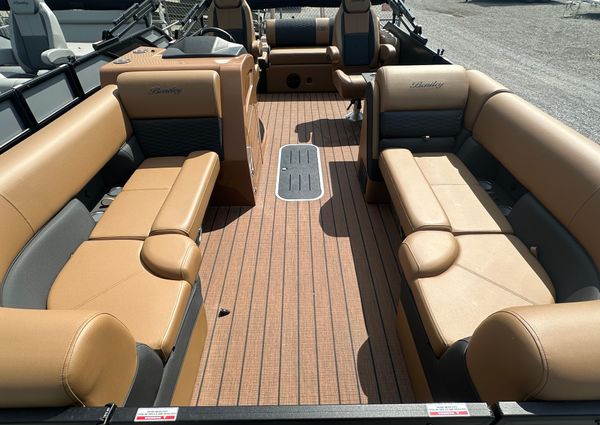 Bentley-pontoons 223-ELITE-SWINGBACK image