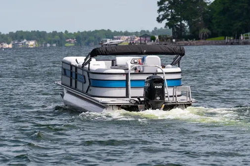 Bentley-pontoons BOLT-223 image