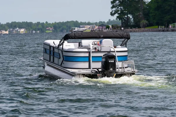 Bentley-pontoons BOLT-223 image