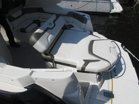 Monterey 320 Sport Yacht image
