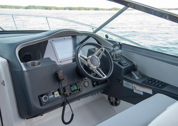 Regal 33-EXPRESS image