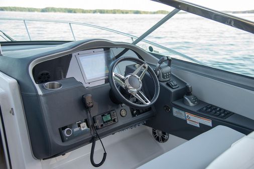 Regal 33-EXPRESS image