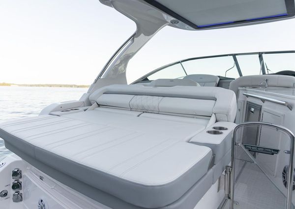 Regal 33-EXPRESS image