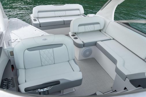 Regal 33-EXPRESS image