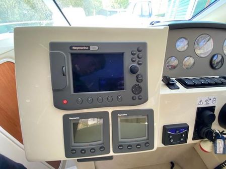 Sealine F34 image