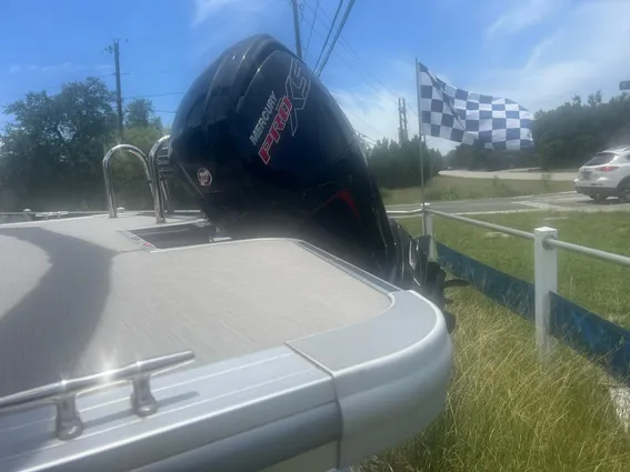 Harris FloteBote 210 Breeze image