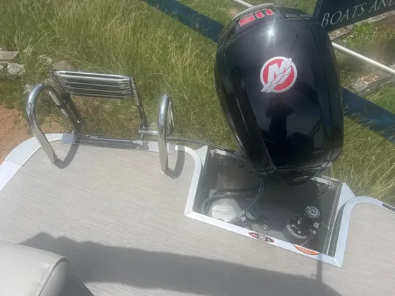 Harris FloteBote 210 Breeze image