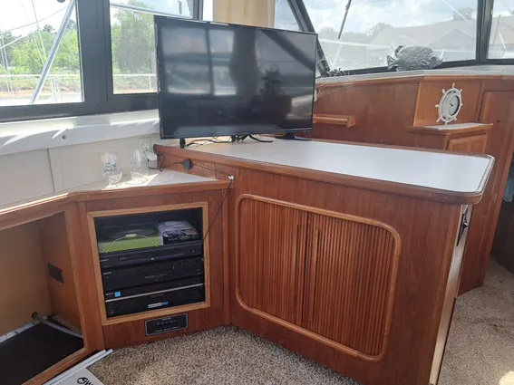 Carver 3807 Aft Cabin Motor Yacht image