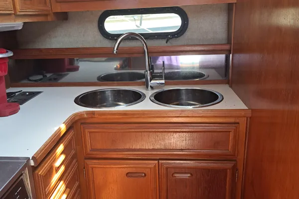 Carver 3807 Aft Cabin Motor Yacht image