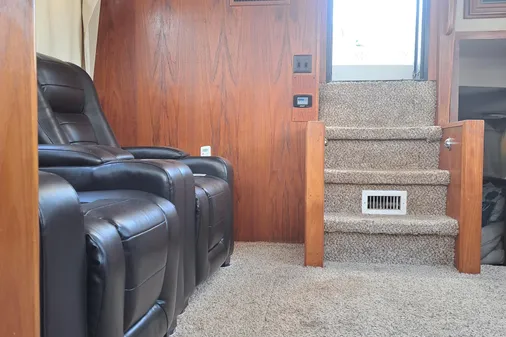 Carver 3807 Aft Cabin Motor Yacht image