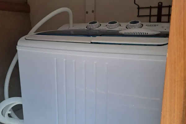 Carver 3807 Aft Cabin Motor Yacht image