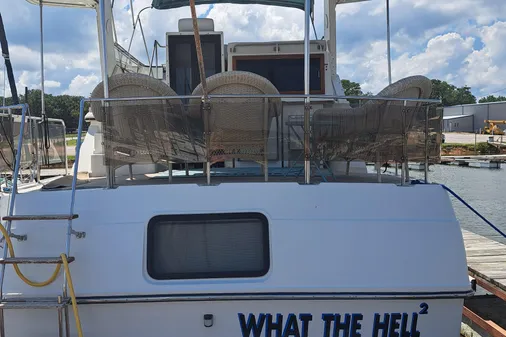 Carver 3807 Aft Cabin Motor Yacht image