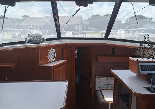 Carver 3807-AFT-CABIN-MOTORYACHT image