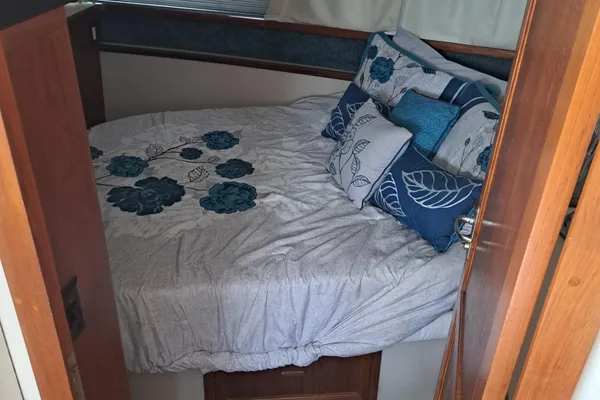 Carver 3807 Aft Cabin Motor Yacht image