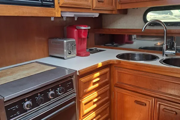 Carver 3807 Aft Cabin Motor Yacht image