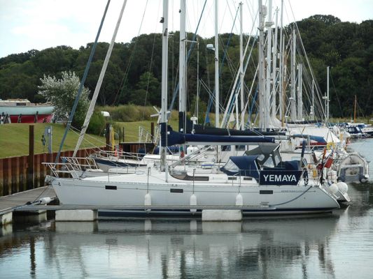 Beneteau Oceanis 390 - main image