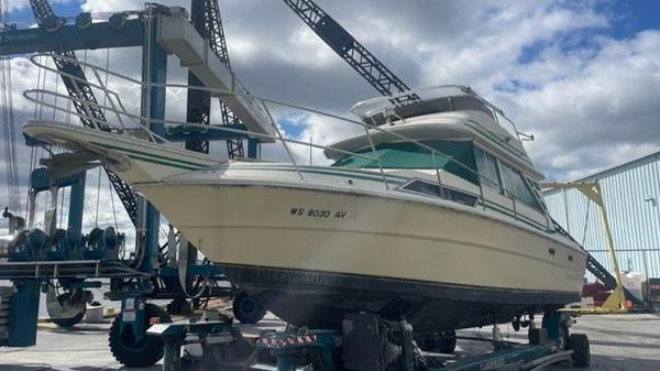 Sea Ray 310 Sedan Bridge
