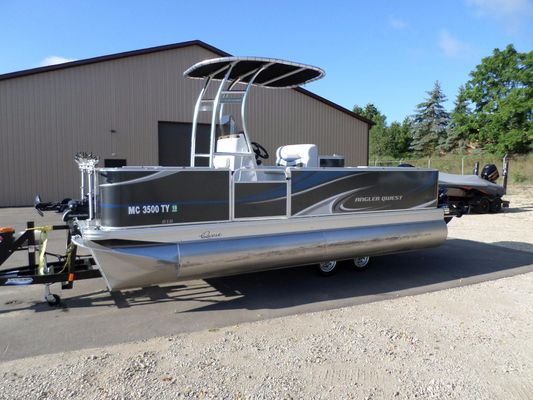 Apex Marine Qwest LS 818 Angler - main image
