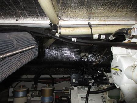 Cruisers Yachts 4270 Esprit image