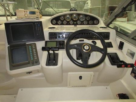 Cruisers Yachts 4270 Esprit image
