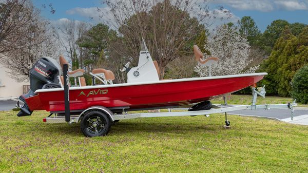 Avid 19FS Bay Boat 