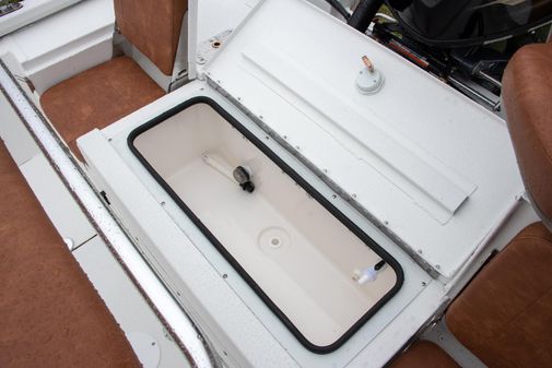 Avid 19FS Bay Boat image