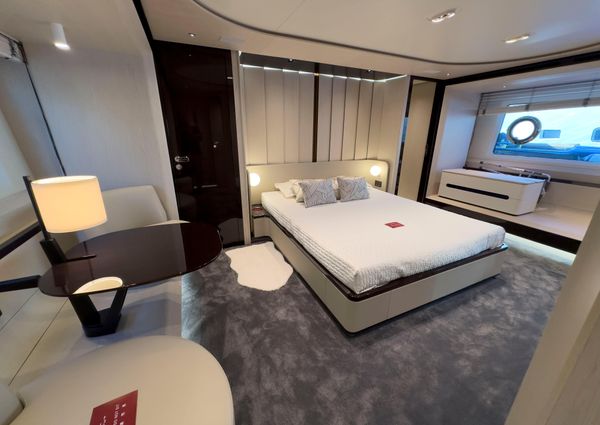 Azimut GRANDE-25-METRI image