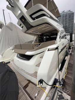 Fairline SQUADRON-53 image