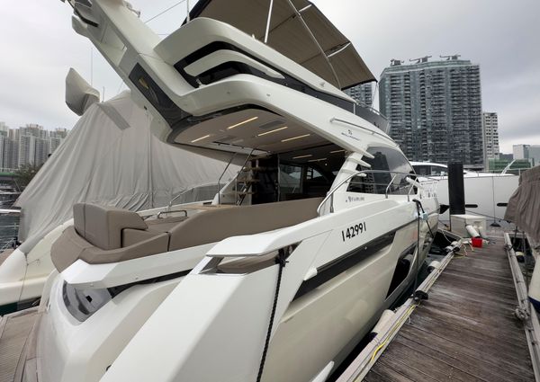 Fairline SQUADRON-53 image