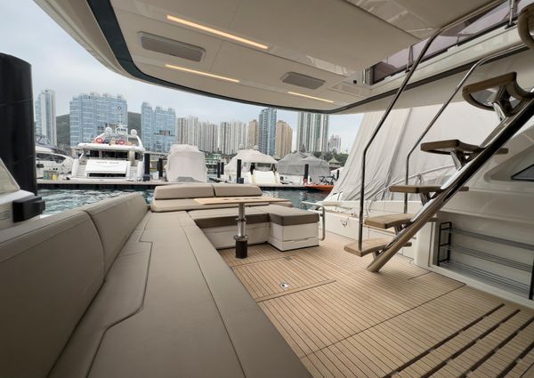 Fairline SQUADRON-53 image