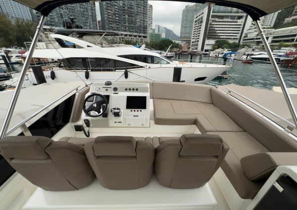 Fairline SQUADRON-53 image