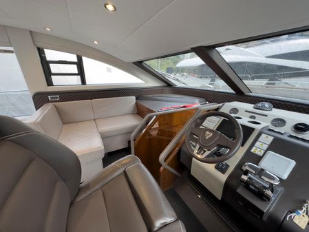 Fairline SQUADRON-53 image