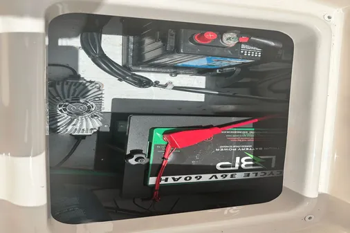 Grady-White Adventure 218 image